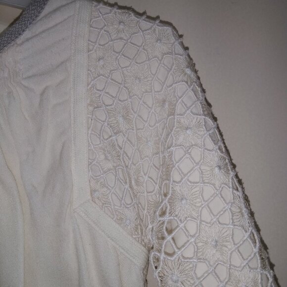 Chloe' girls ivory top with gray trim and gorgeous sleeves size 6 - Picture 4 of 6